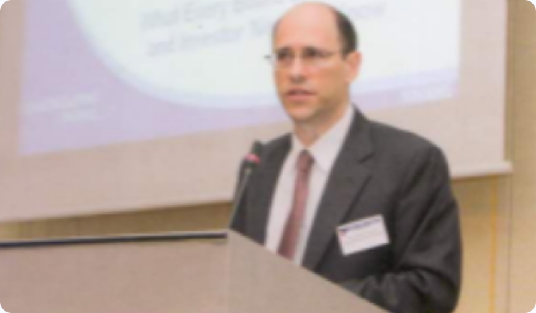 Kenneth Mack speaking at a government council session
